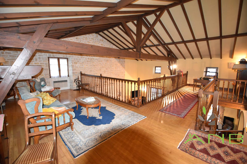 Maison - 290 m² - 5 pièces