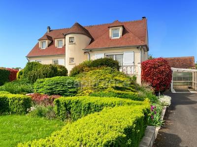 Maison - 273 m² - 9 pièces