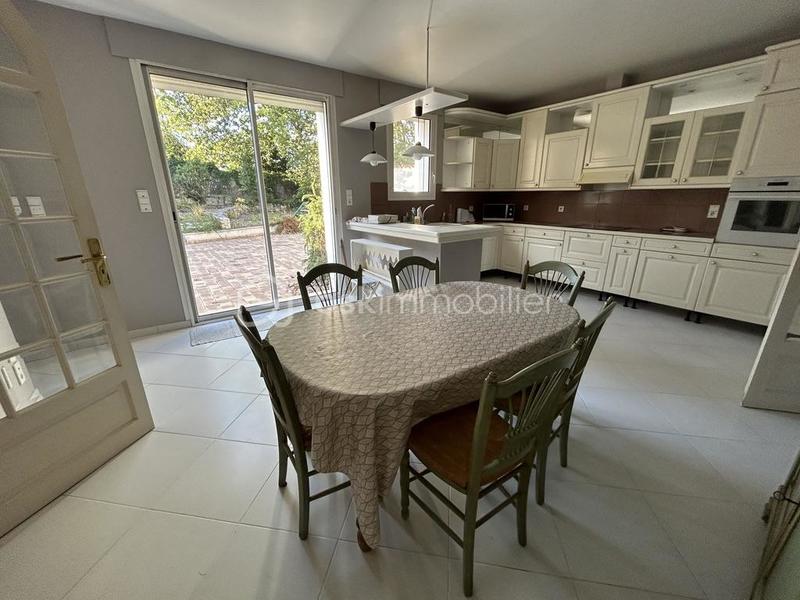 Maison - 354 m² - 6 pièces