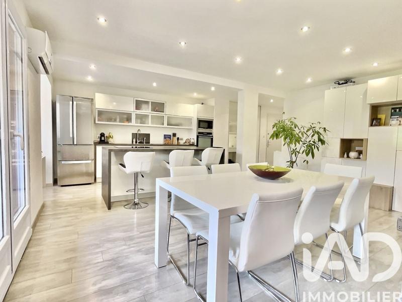 Appartement - 98 m² - 4 pièces