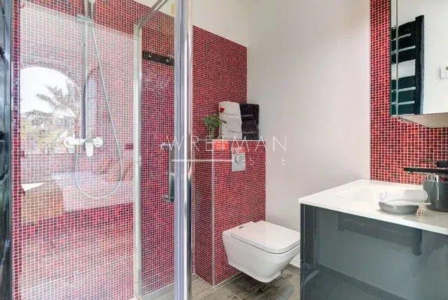 Appartement - 128 m² - 5 pièces