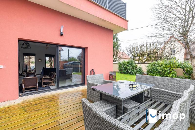 Pavillon - 180 m² - 10 pièces