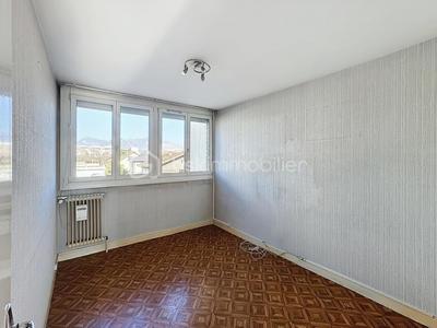 Appartement - 80 m² - 5 pièces