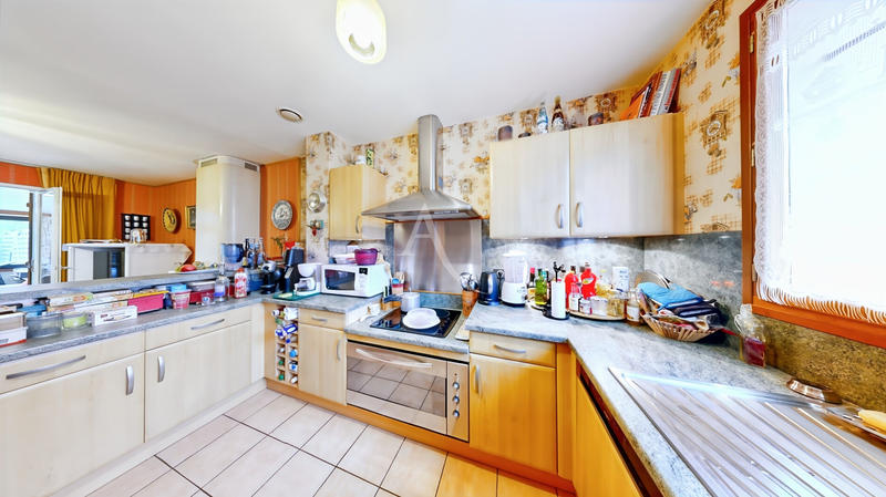 Maison - 99 m² - 4 pièces