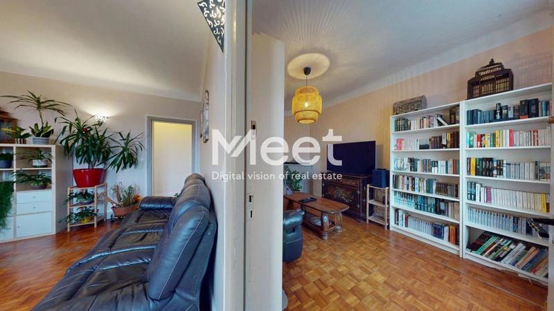 Appartement - 100 m² - 5 pièces