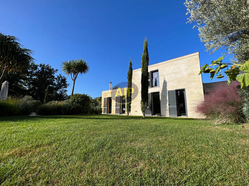 Maison d'architecte - 197 m² - 7 pièces