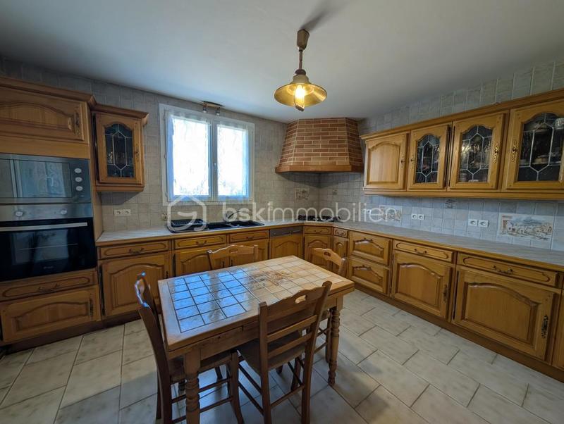 Maison - 180 m² - 7 pièces