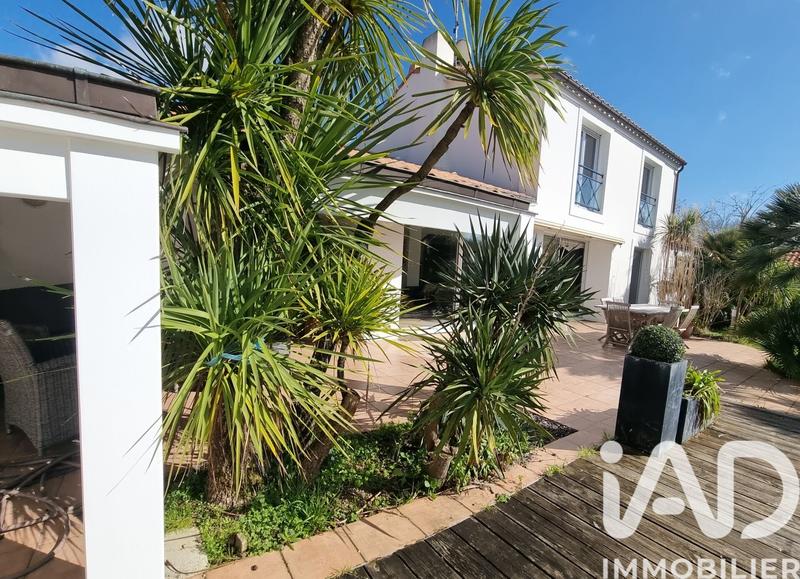 Maison - 206 m² - 6 pièces