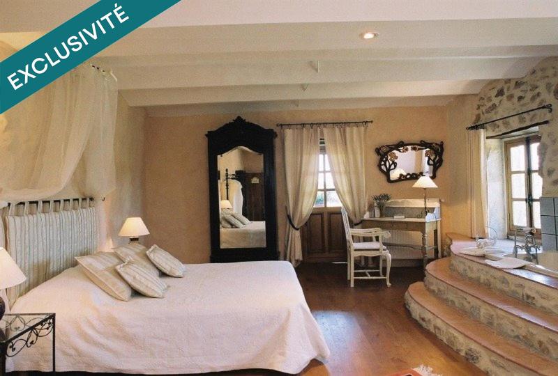 Maison - 465 m² - 15 pièces