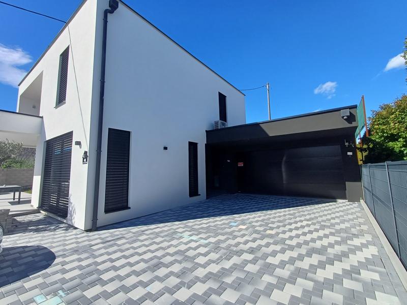 Maison contemporaine - 168 m² - 5 pièces