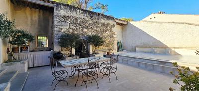 Maison - 237 m² - 6 pièces