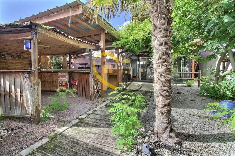 Maison - 95 m² - 6 pièces