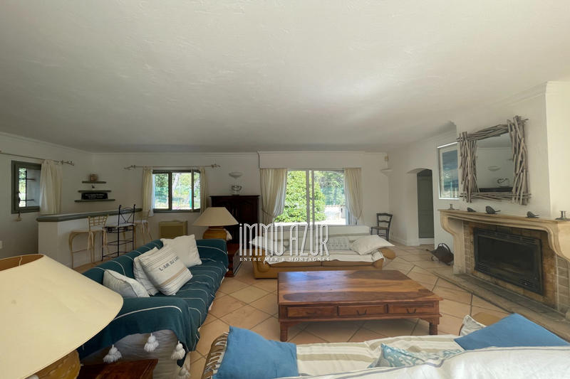 Villa - 200 m² - 6 pièces