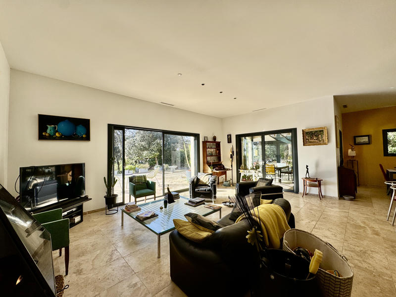 Maison - 265 m² - 7 pièces