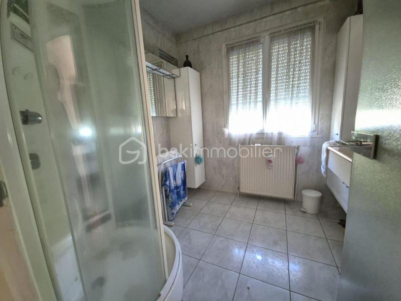 Maison traditionnelle - 90 m² - 4 pièces