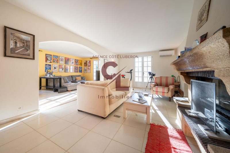 Maison - 277 m² - 11 pièces