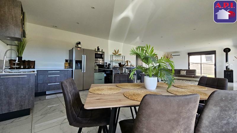 Maison - 120 m² - 4 pièces