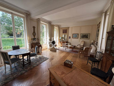 Maison - 229 m² - 9 pièces