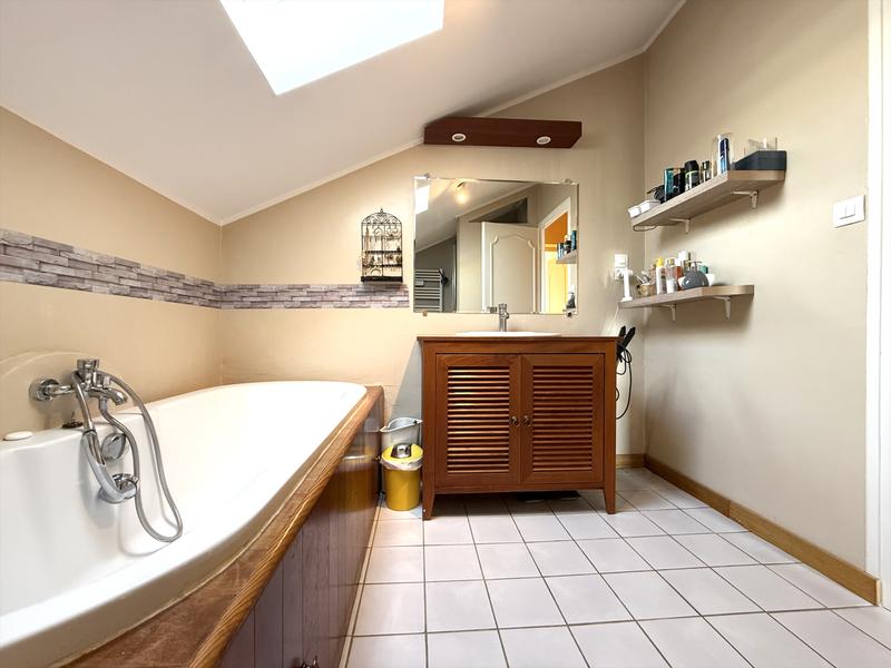 Villa - 102 m² - 7 pièces