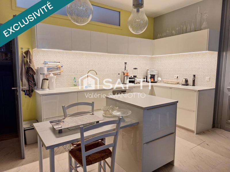 Maison de ville - 300 m² - 8 pièces