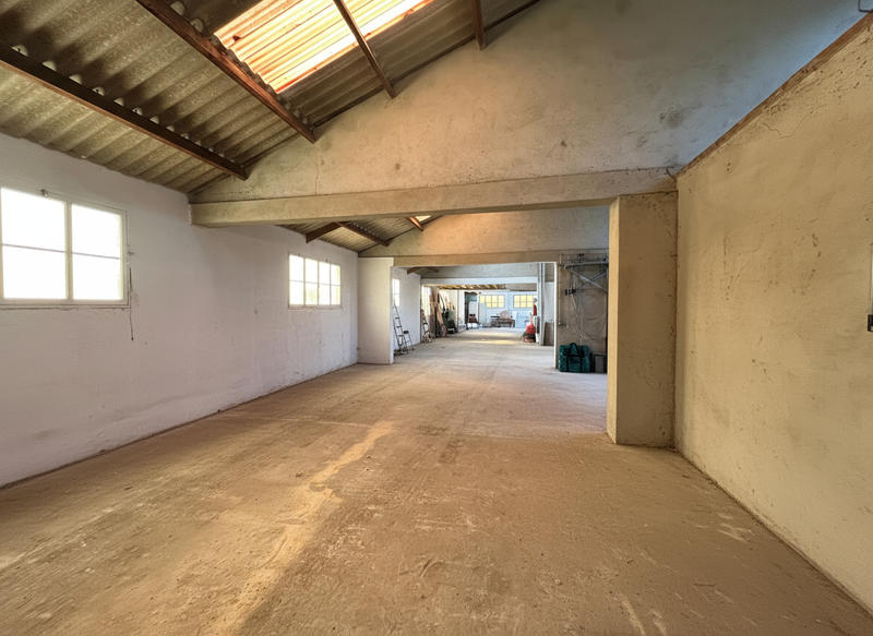 Local d'activité / Entrepôt - 521 m²