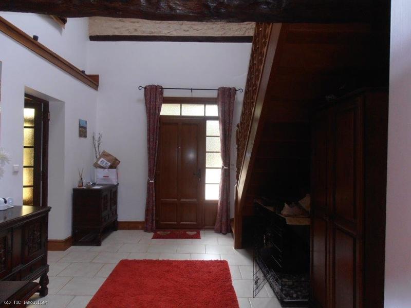 Maison en pierre - 305 m² - 10 pièces