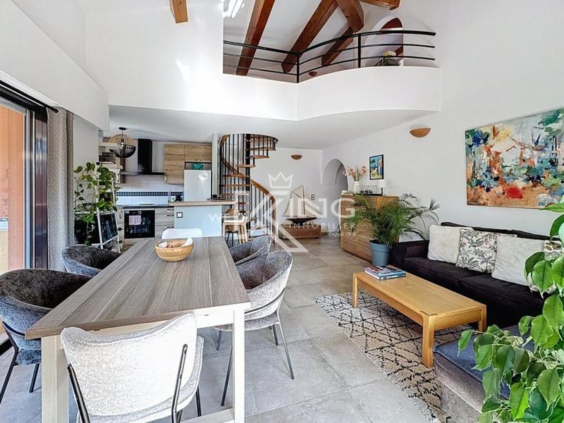 Appartement - 94 m² - 3 pièces