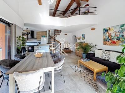 Appartement - 94 m² - 3 pièces