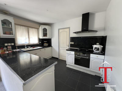 Maison - 90 m² - 5 pièces