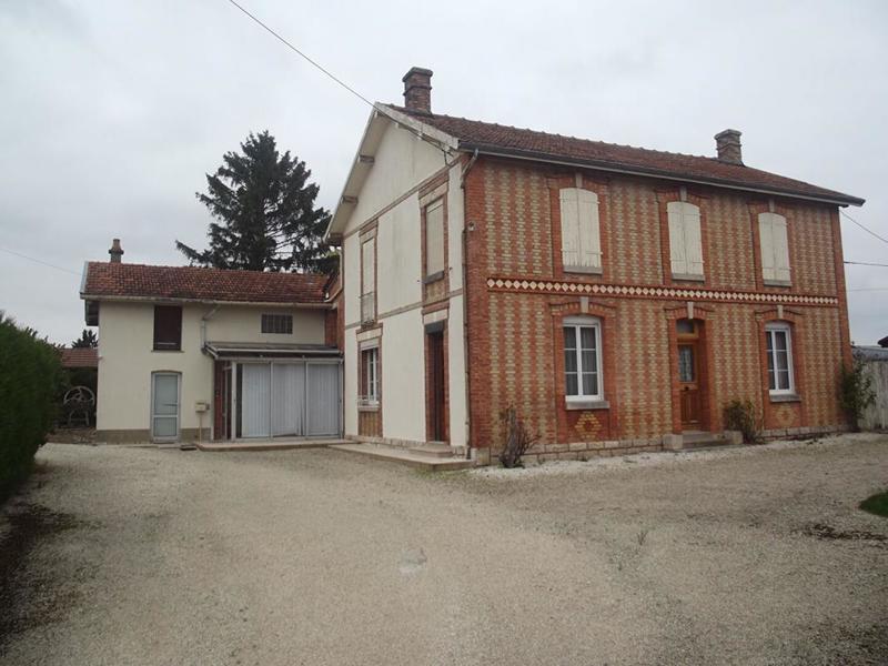 Maison - 156 m² - 8 pièces