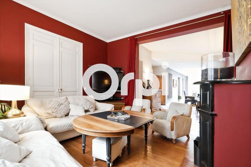 Maison de ville - 255 m² - 7 pièces