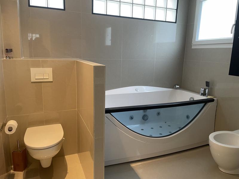 Maison traditionnelle - 176 m² - 7 pièces