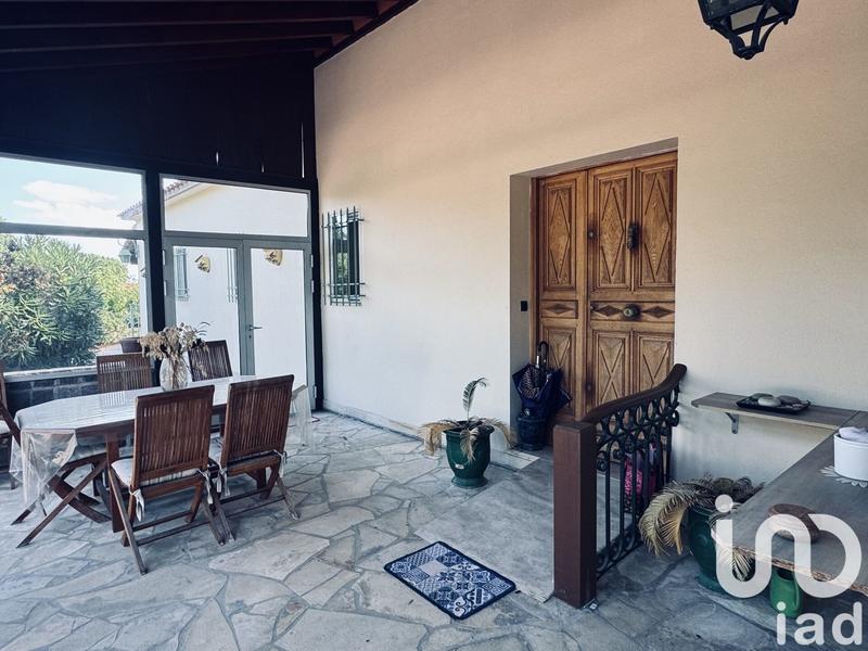 Maison - 221 m² - 8 pièces