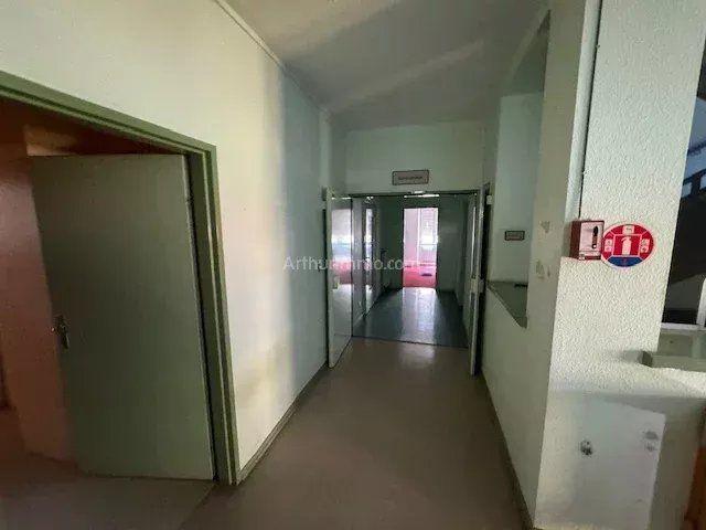 Immeuble - 2 422 m² - 53 pièces