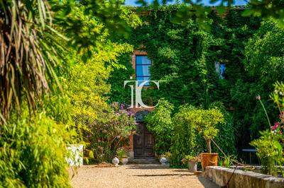 Mas - 466 m² - 13 pièces