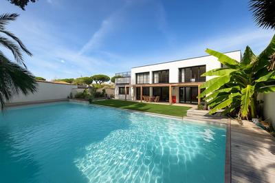 Maison - 220 m² - 6 pièces