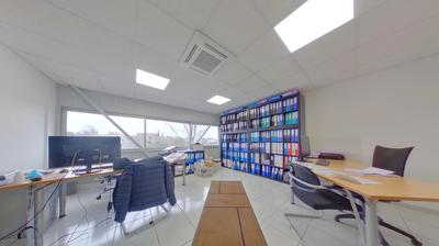 Local commercial - 70 m² - 3 pièces