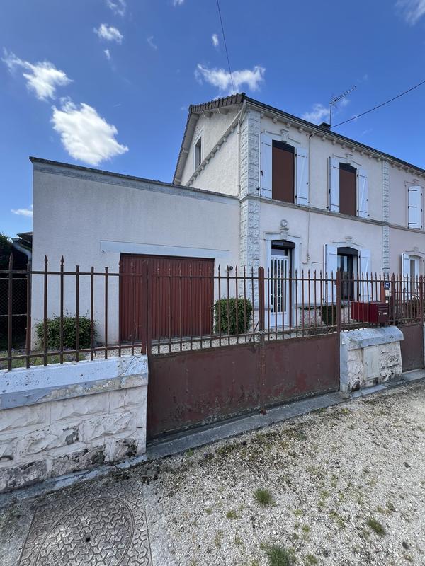 Maison - 96 m² - 3 pièces