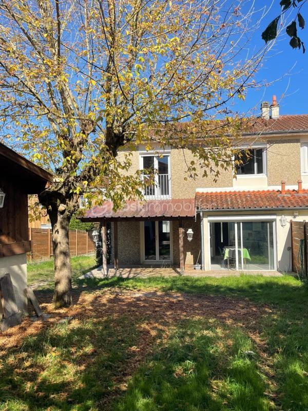 Maison - 94 m² - 5 pièces
