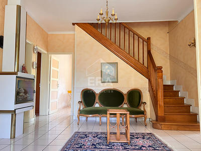 Maison - 313 m² - 12 pièces