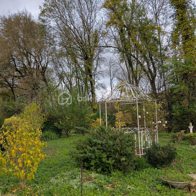 Moulin - 182 m² - 8 pièces