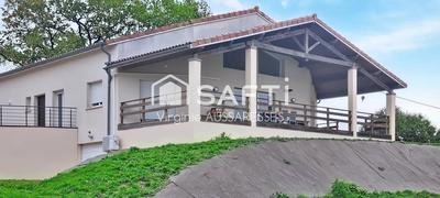 Maison - 234 m² - 6 pièces