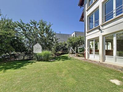 Maison - 222 m² - 9 pièces