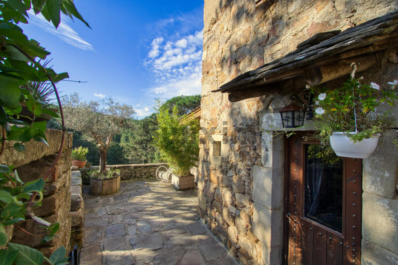 Mas - 270 m² - 13 pièces