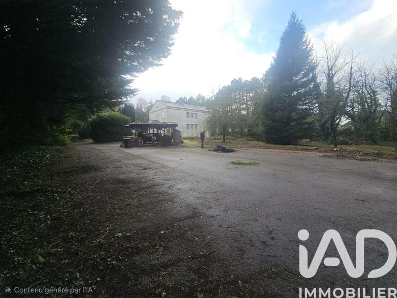 Maison - 246 m² - 9 pièces