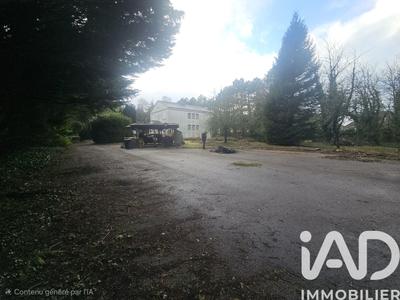 Maison - 246 m² - 9 pièces