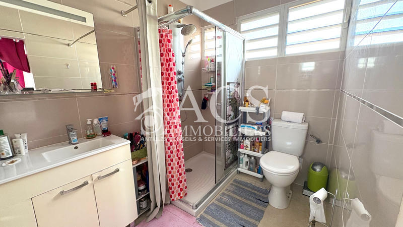 Maison - 200 m² - 7 pièces