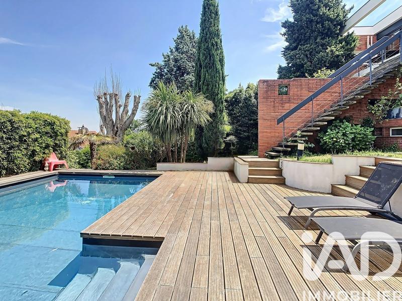 Maison - 252 m² - 7 pièces