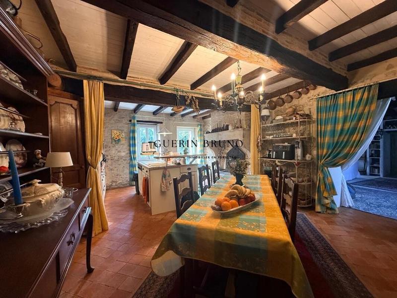 Propriété - 364 m² - 10 pièces