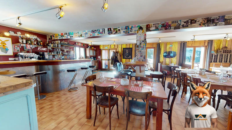 Local commercial - 1 017 m² - 28 pièces